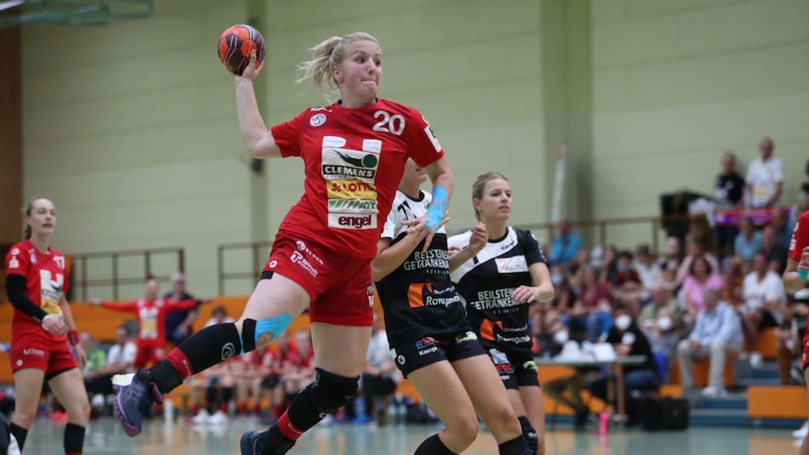 Frauen: Spitzenteams halten sich in allen Staffeln schadlos