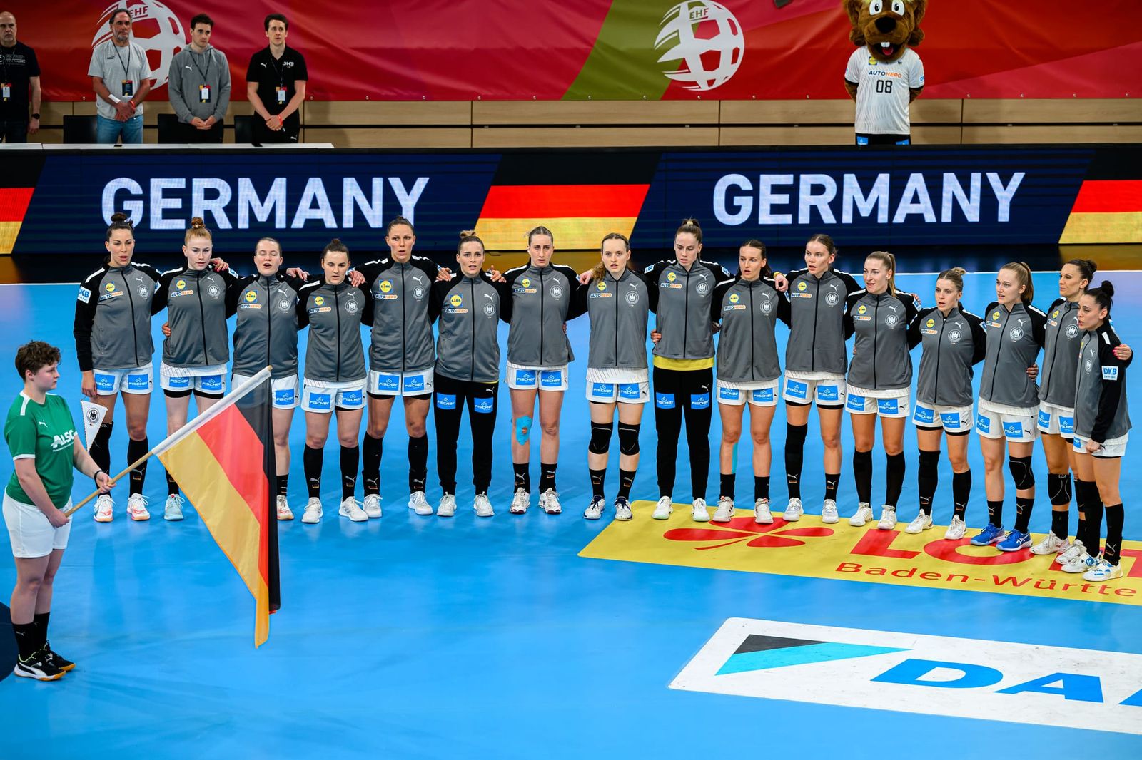 Rekordsieg, weiße Weste und zwei torgefährliche Außen