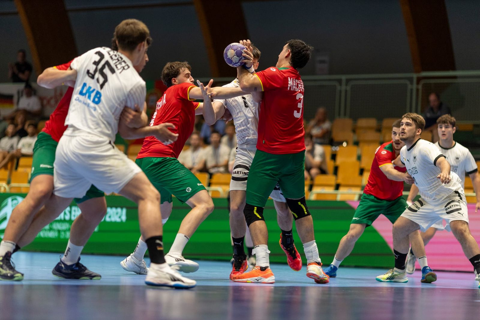 DHB-Junioren als Gruppenzweiter in der Hauptrunde