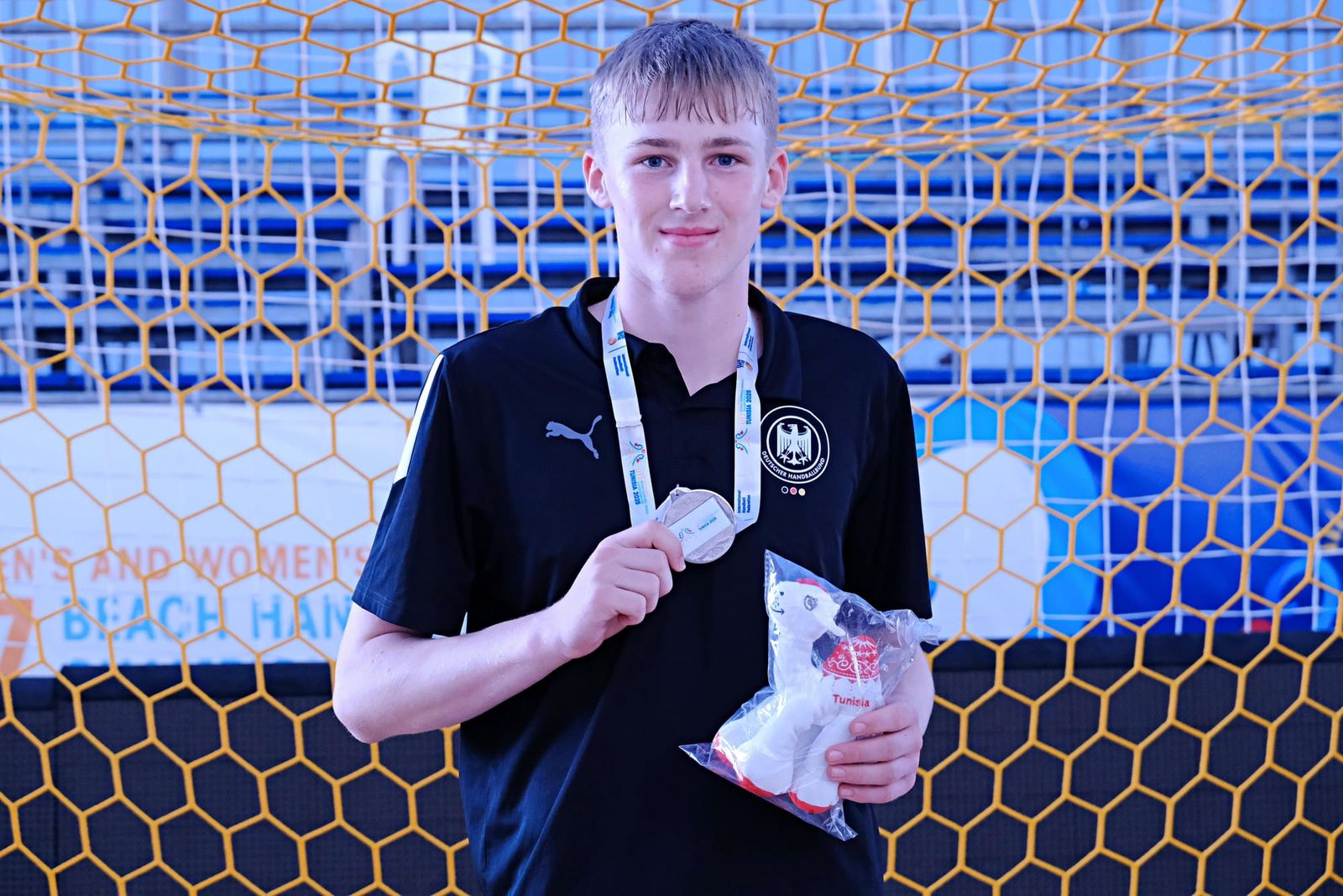 Thure Bielfeldt gewinnt Silbermedallie bei der U17-Beachhandball-Weltmeisterschaft