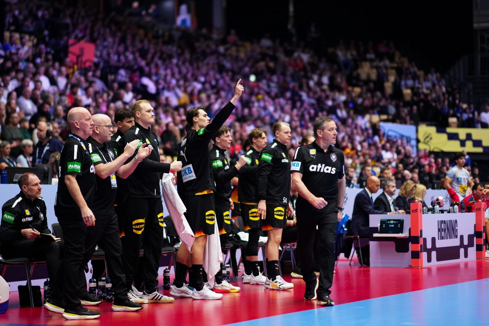 Einzug in die Hauptrunde: DHB-Team gewinnt gegen Spanien