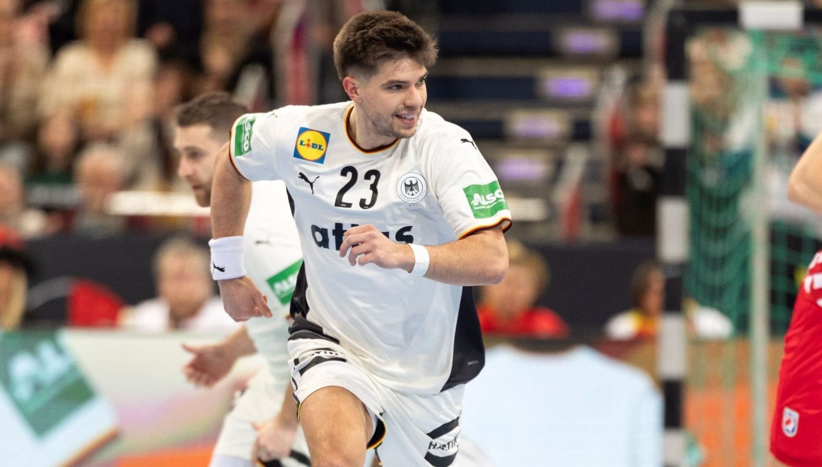 Nach Schreckmoment: Uscins für EM-Auftakt wohl rechtzeitig fit