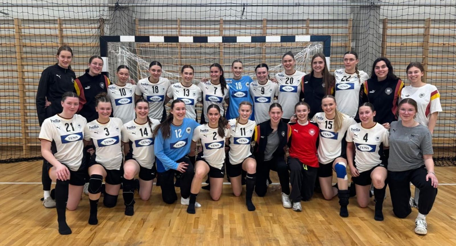 Weibliche U20 spielt gegen Rumänien erdrückend dominant