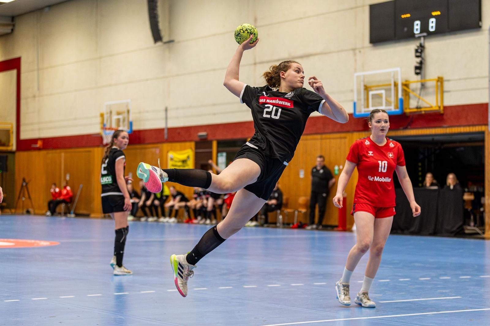 Schneeberger gibt Länderspieldebüt