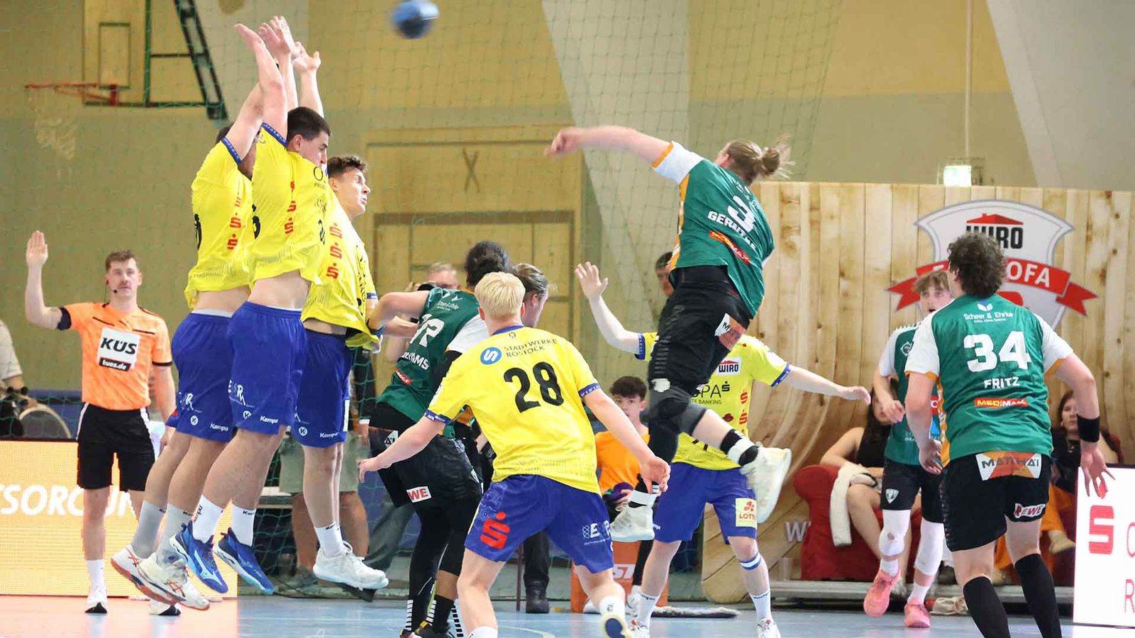 EHV Aue klettert an die Spitze, der Oranienburger HC hält die Klasse