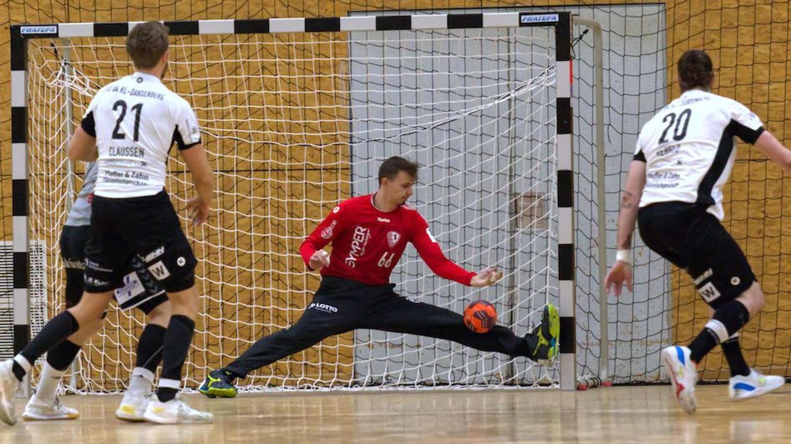 Krefeld siegt im Topspiel, Dansenberg im Derby - Krimi in Hannover
