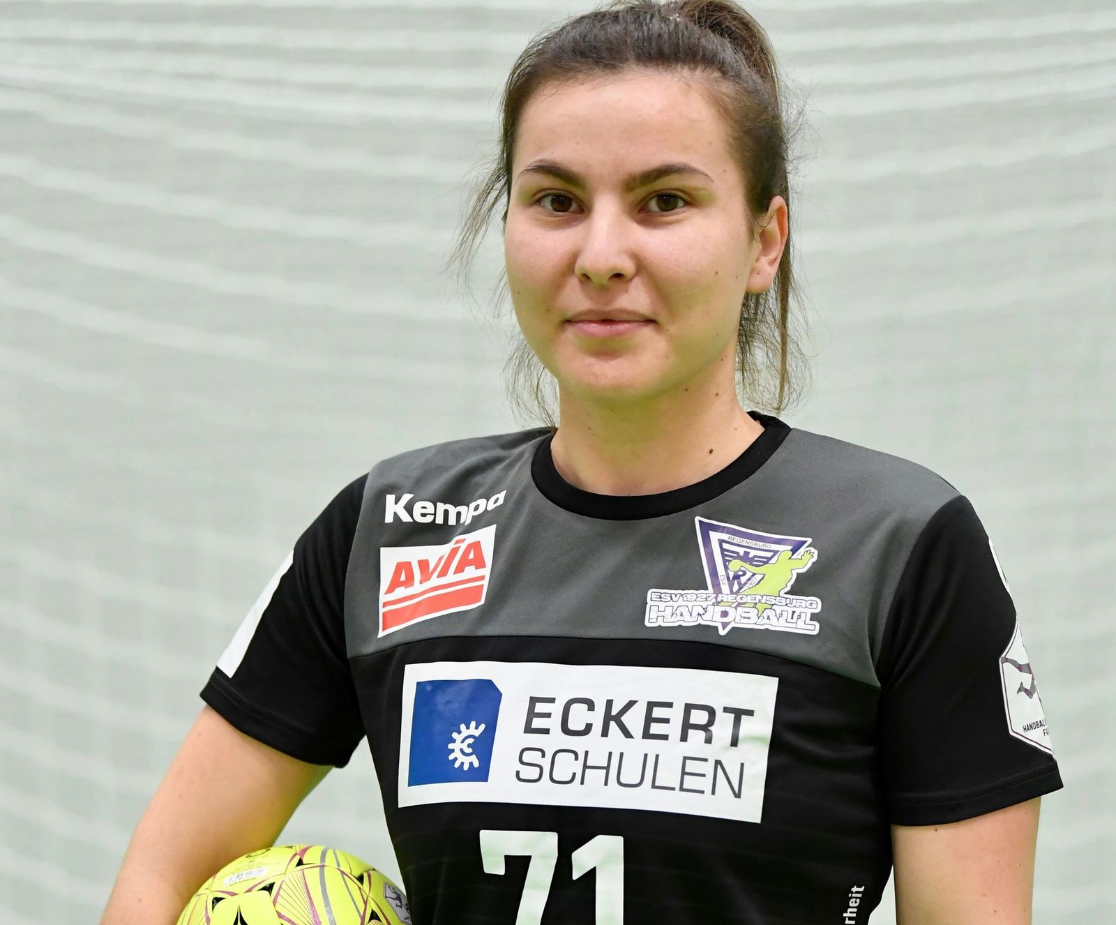 Neue Flügelspielerin für den ESV: Linkshänderin Diana Stefan verstärkt die Bunkerladies