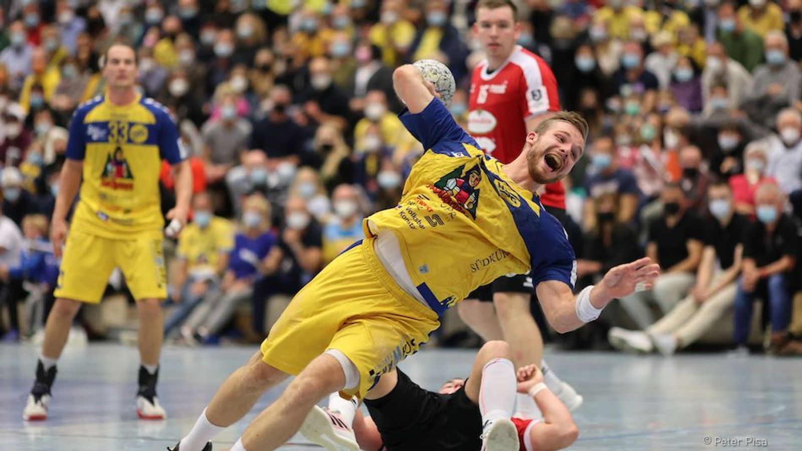 Hanau und die Löwen stolpern - Konstanz glänzt vor Rekordkulisse