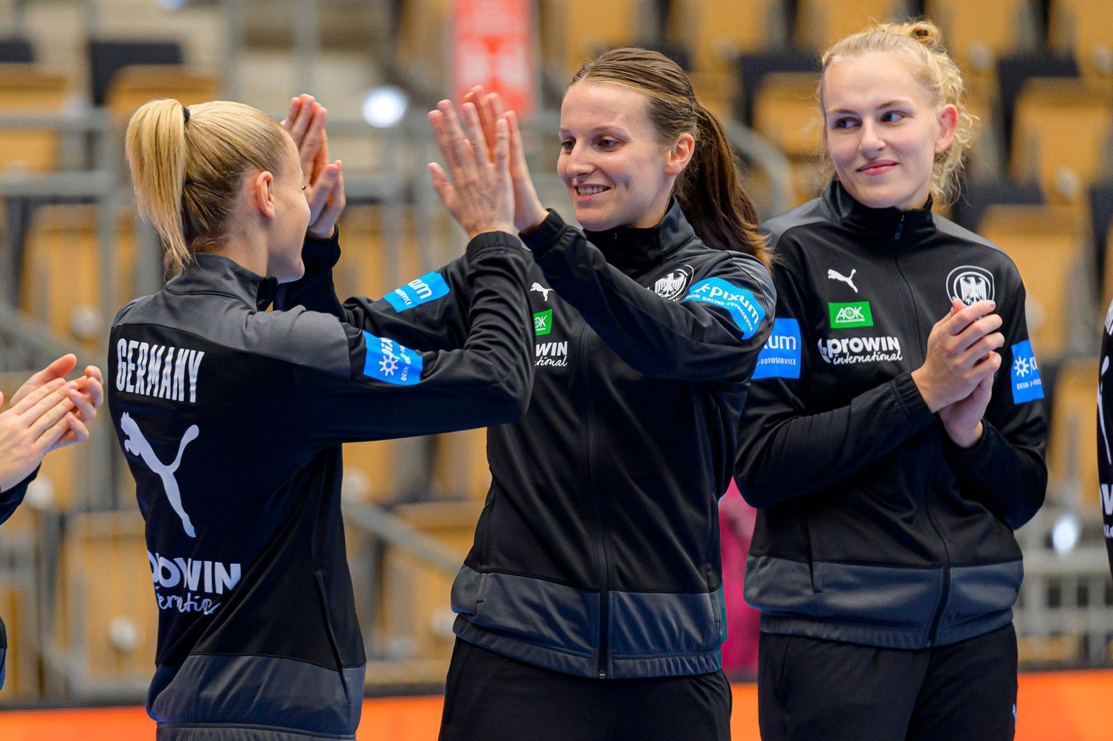 Julia Maidhof: "Wir sind einfach nur froh das Spiel gewonnen zu haben