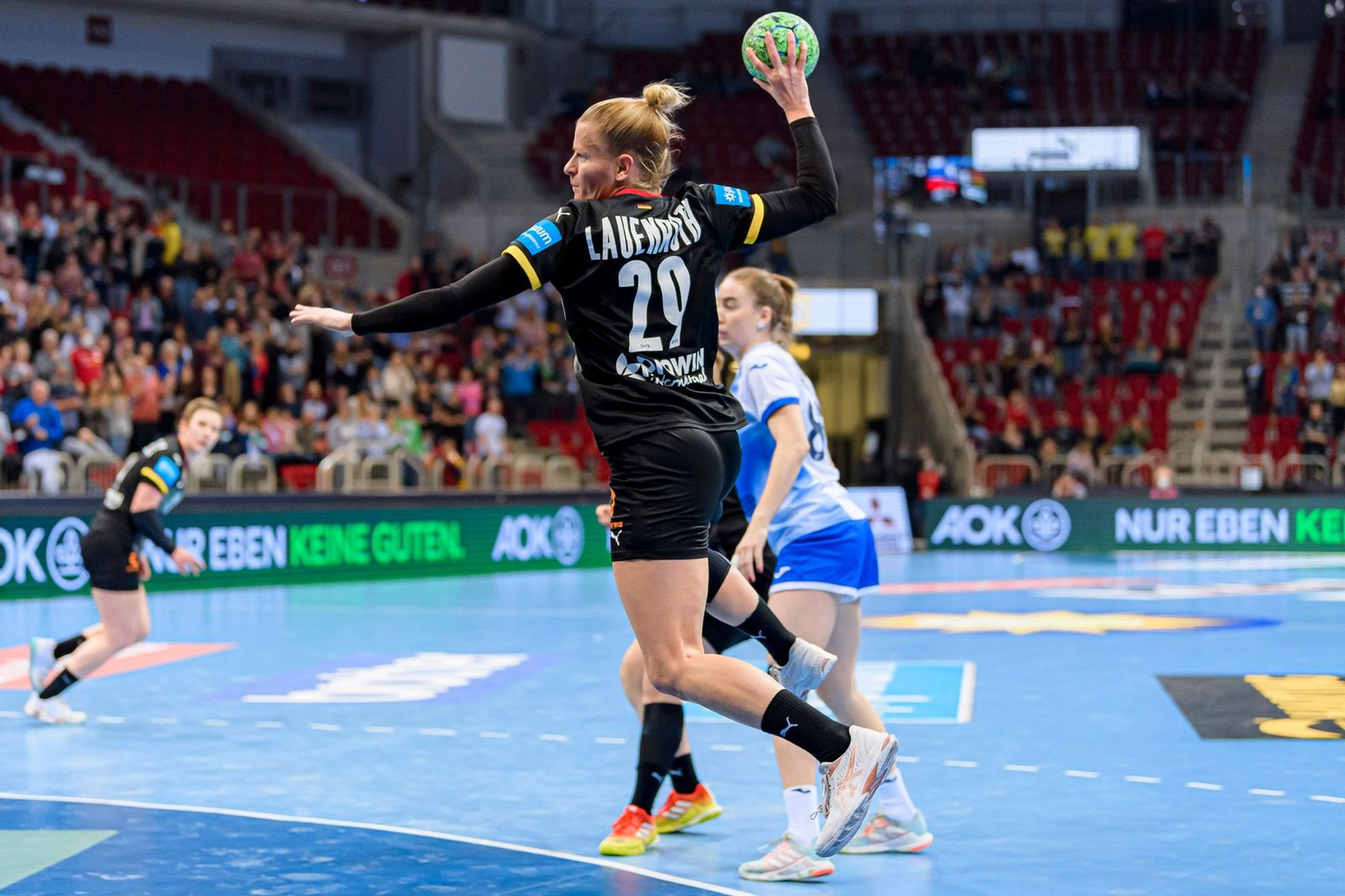 Erster WM-Gradmesser wartet: DHB-Frauen wollen ihre Welle weiterreiten