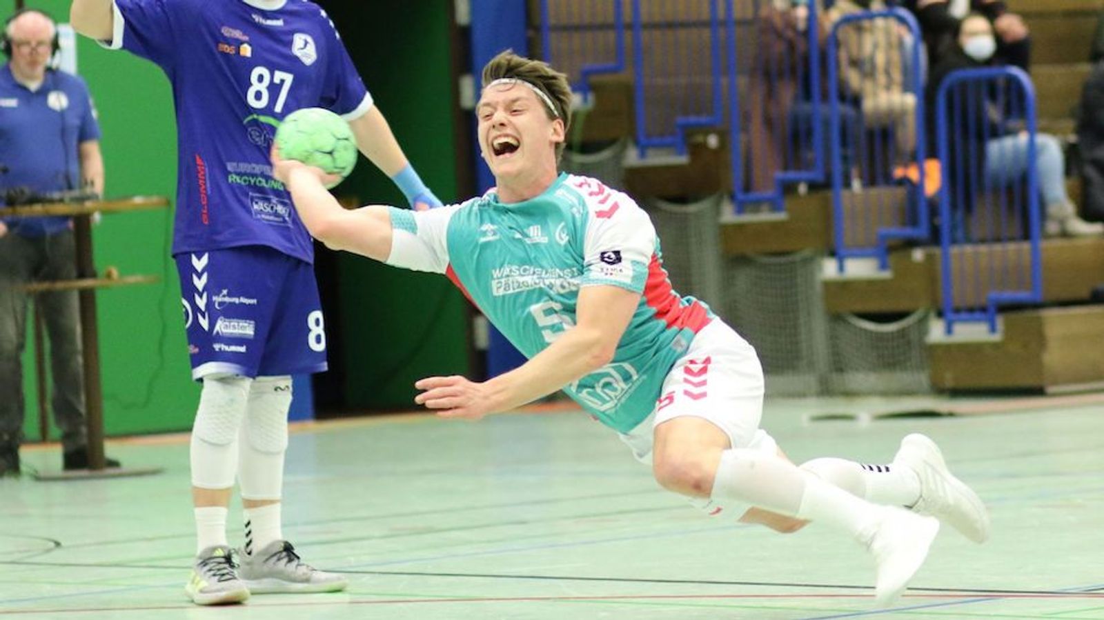 Die Spitzenreiter leisten sich keine Ausrutscher zum Jahresauftakt