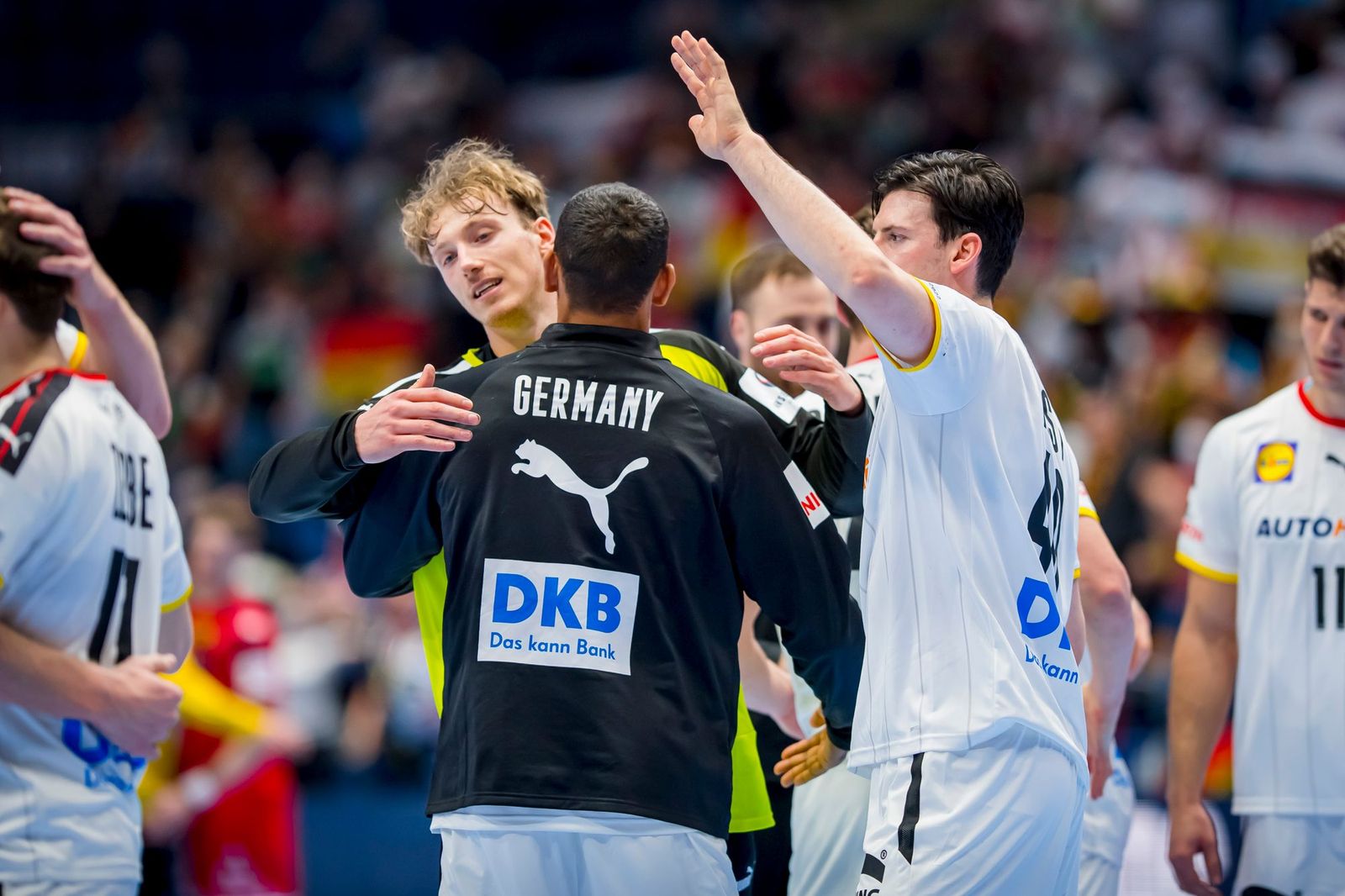 Auch Klimpke und Schiller positiv getestet