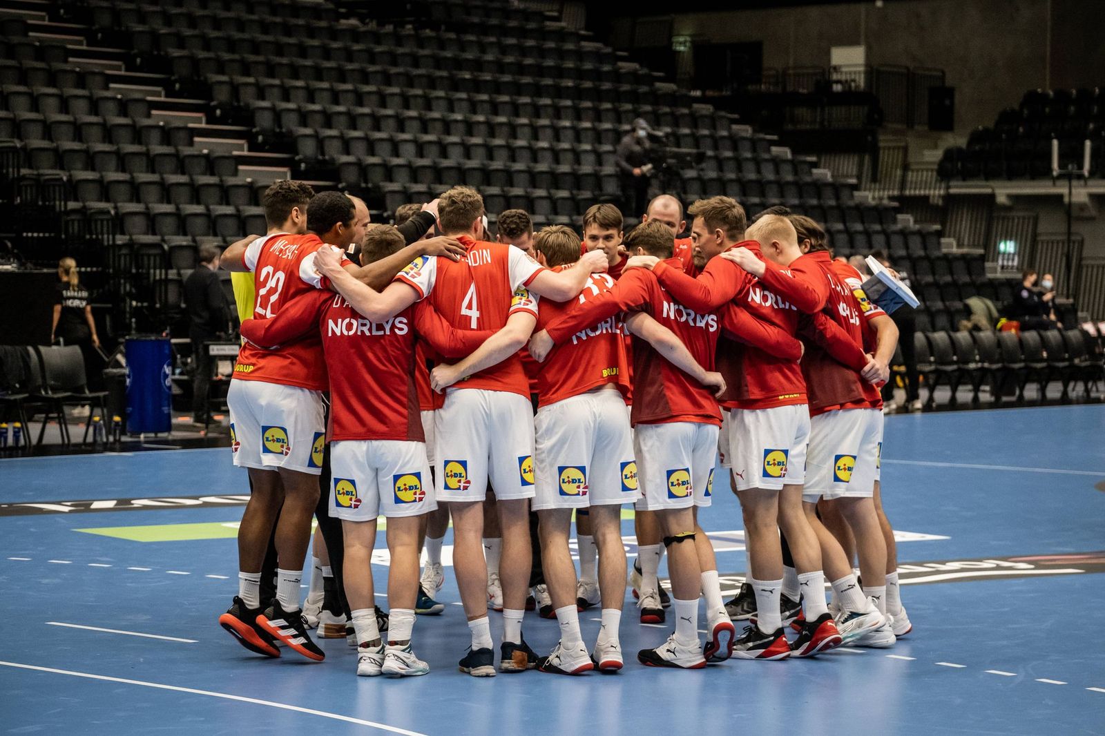 Frankreich siegt erneut - Spanien und Dänemark vorzeitig in EM-Hauptrunde