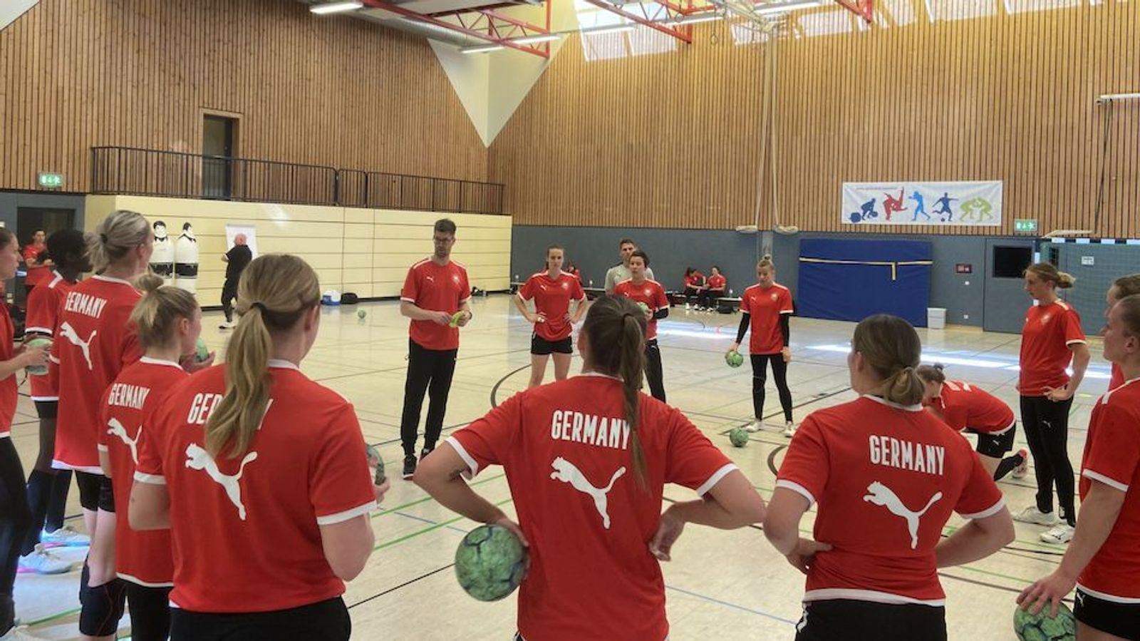 19 Spielerinnen in Hennef