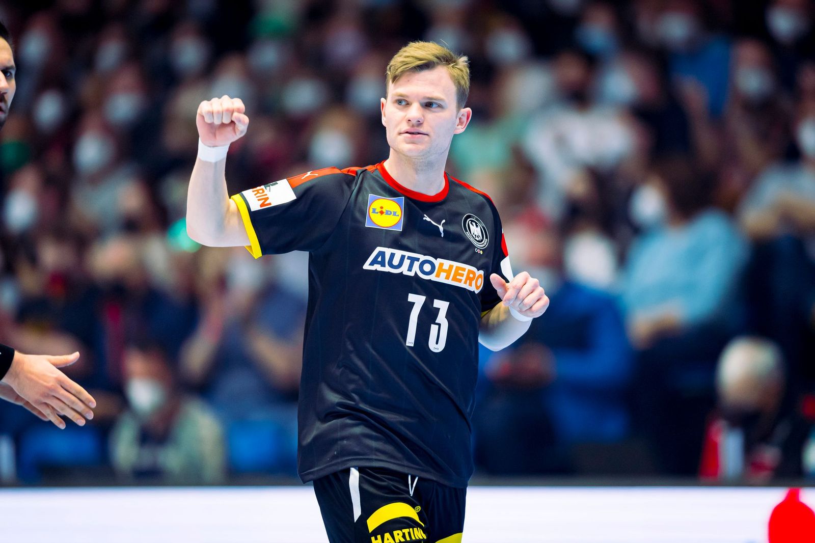 Nationalspieler Kastening hat Knie-OP gut überstanden