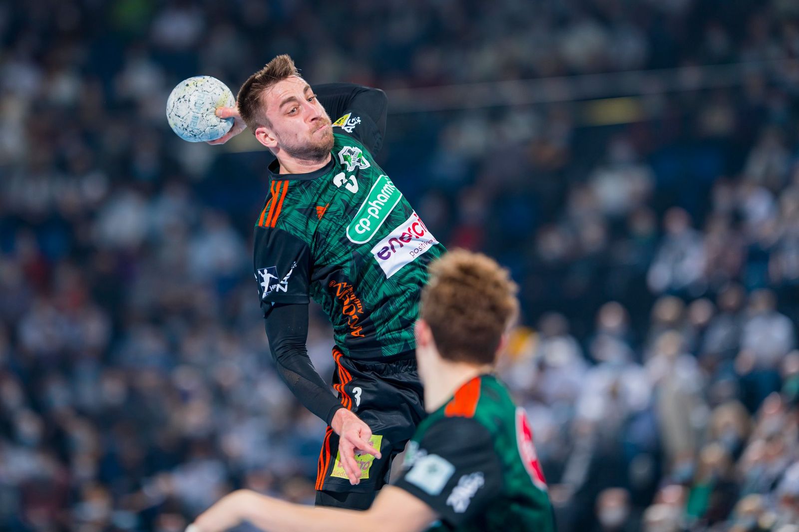 Sieg in Hannover: Flensburg macht Kiel Druck