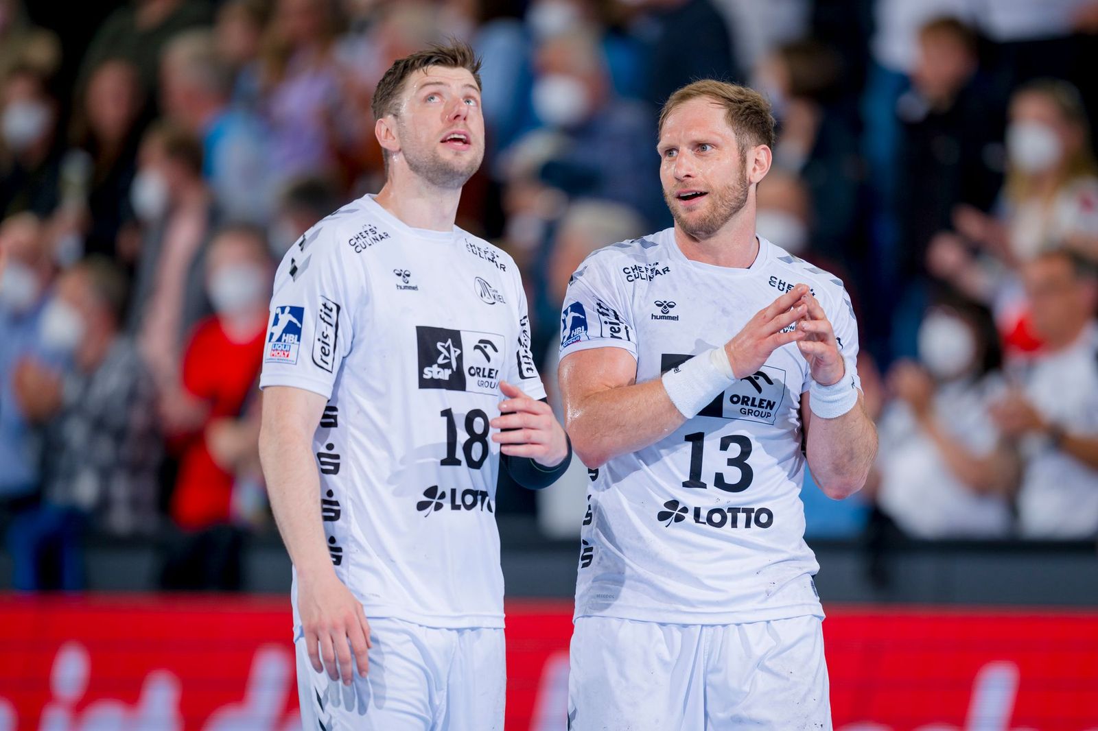 Kiel und Flensburg bleiben dran