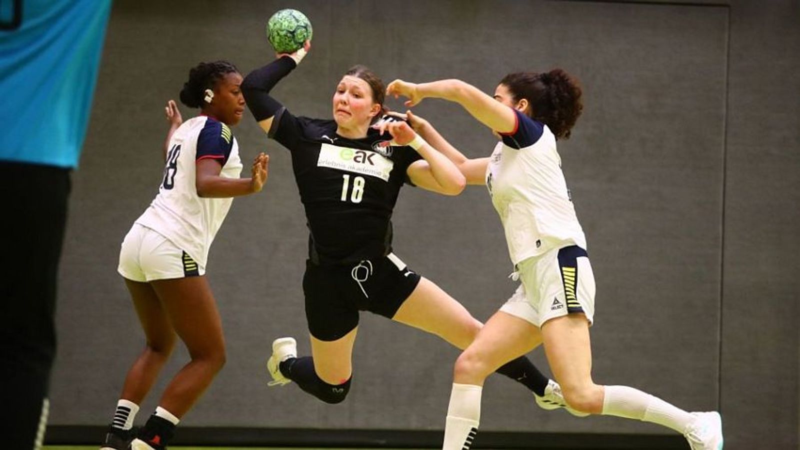 Knappe Niederlage beim „Debütantenball"