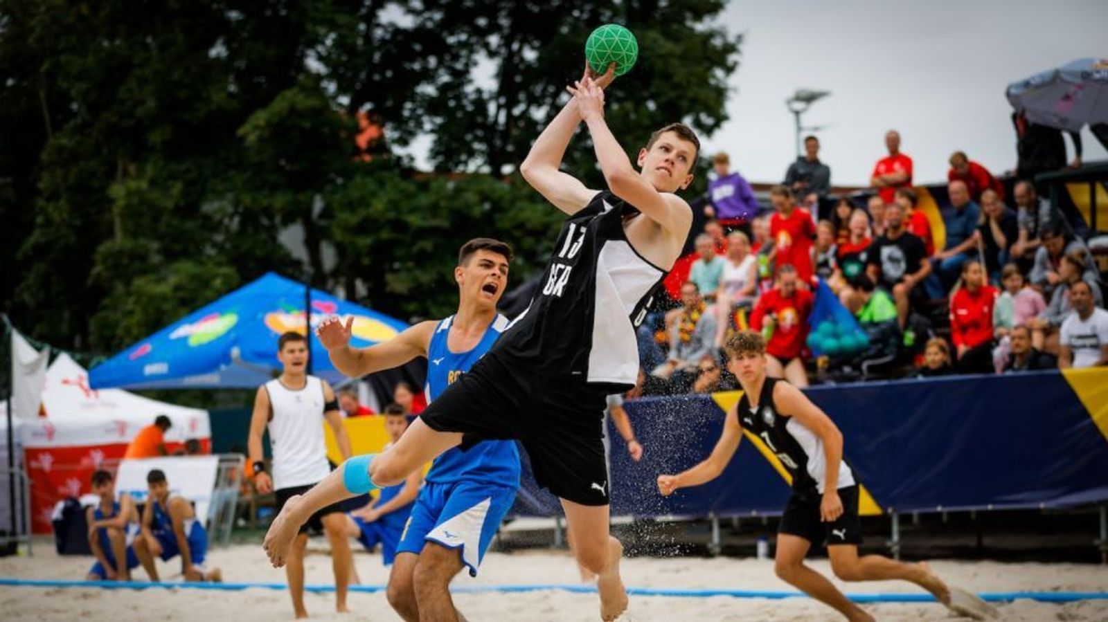 Vier Spiele, vier Siege: Nachwuchs feiert erfolgreichen Tag in Prag