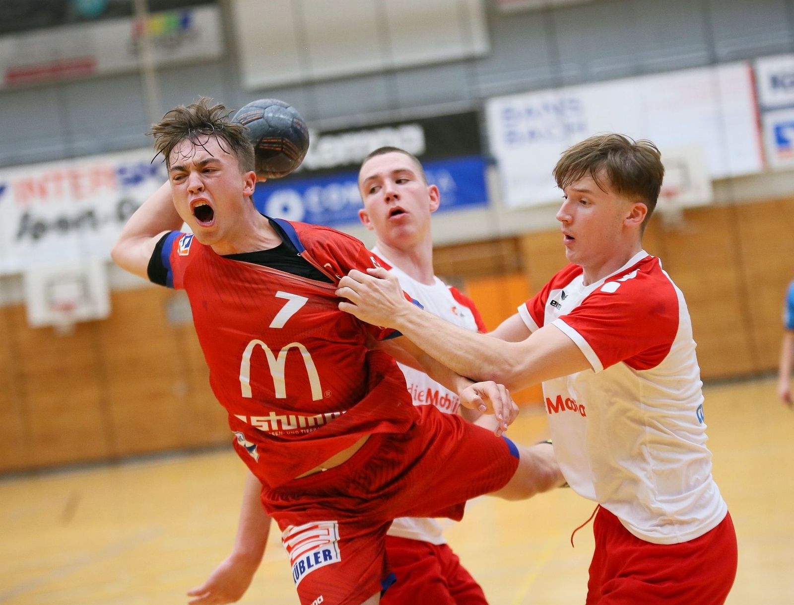 Jung-Gallier siegen souverän bei Junglöwen