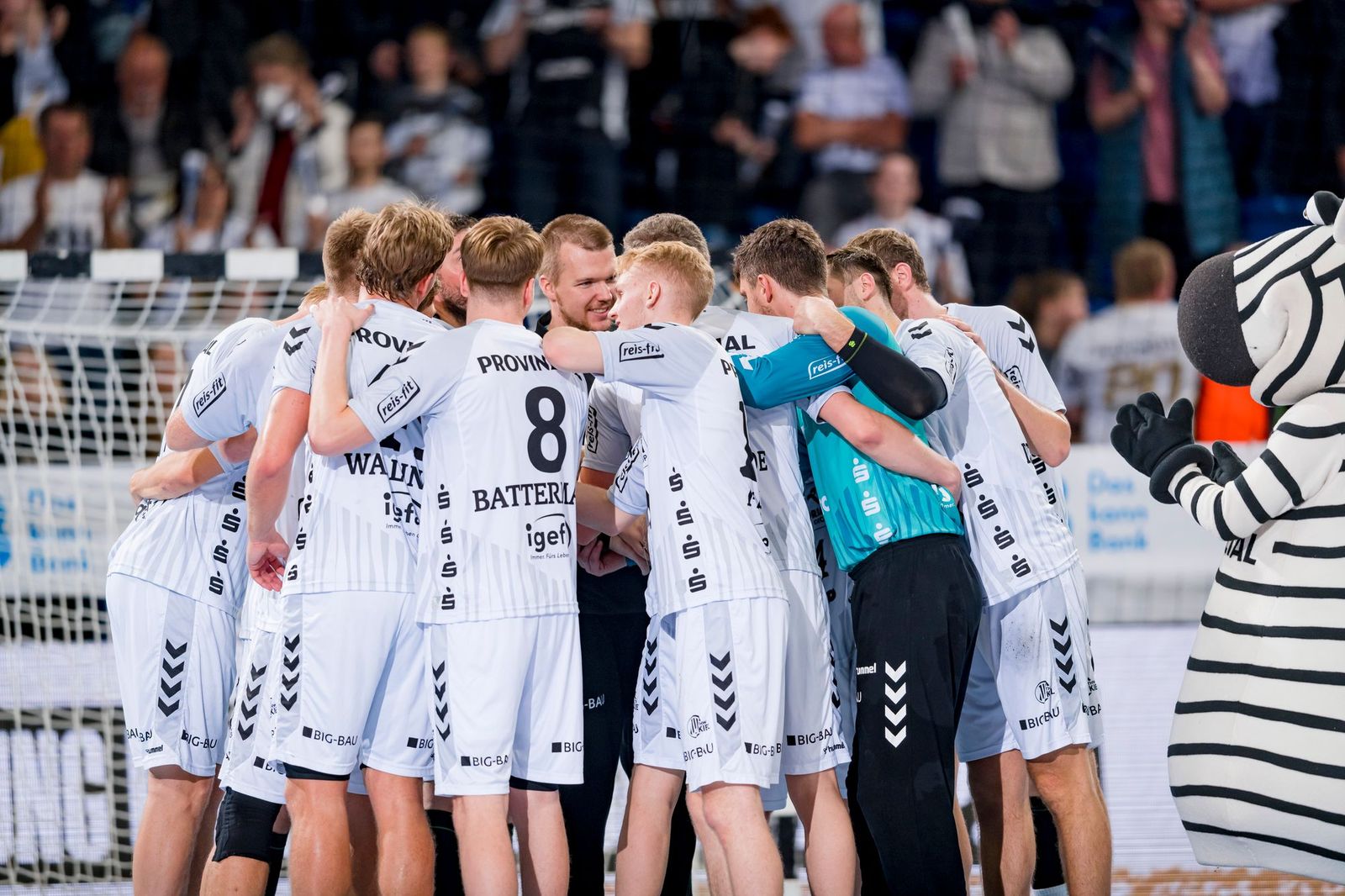 DHB-Pokal: Titelverteidiger Kiel im Achtelfinale
