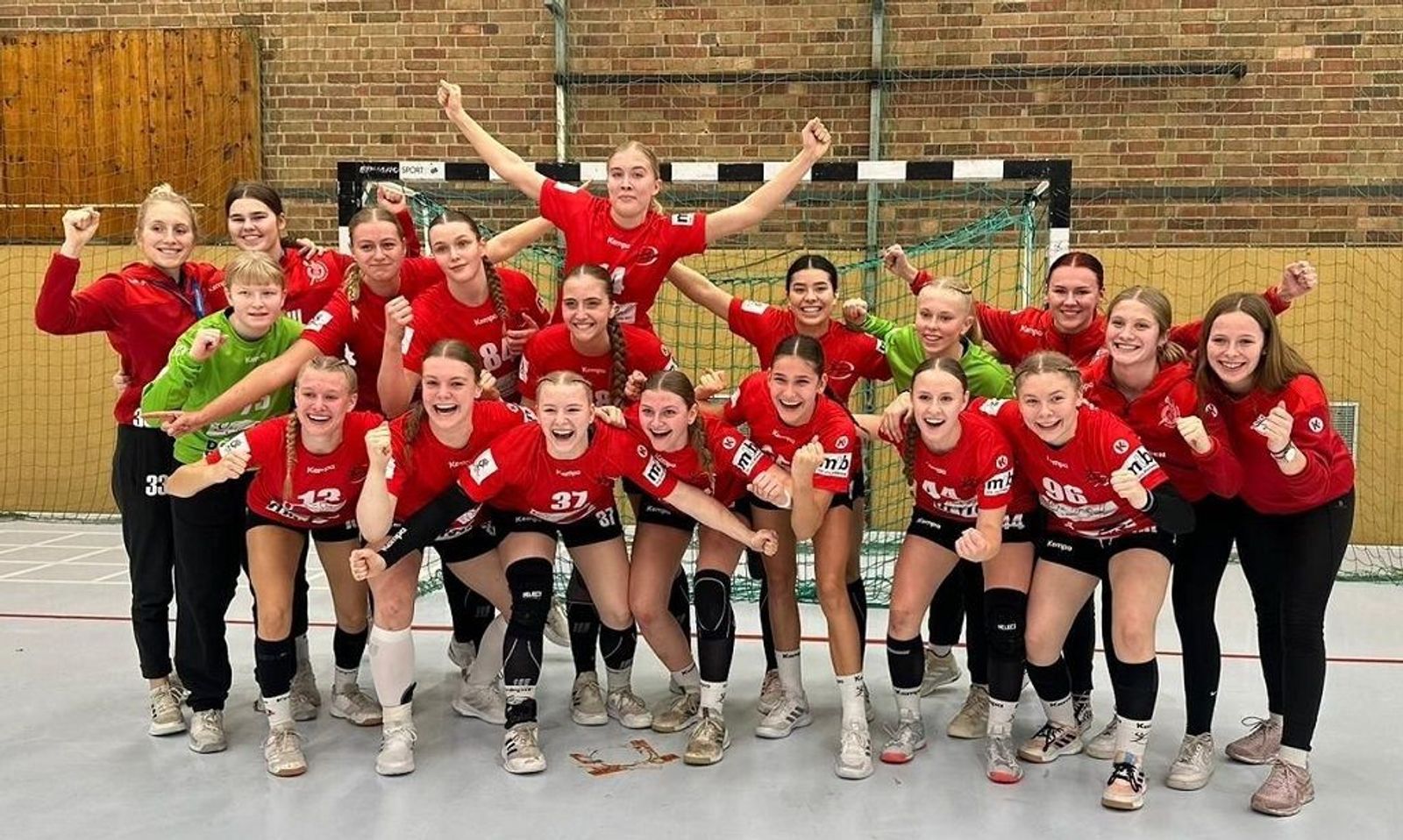 JBLH-Team zieht als Gruppensieger in die Zwischenrunde ein