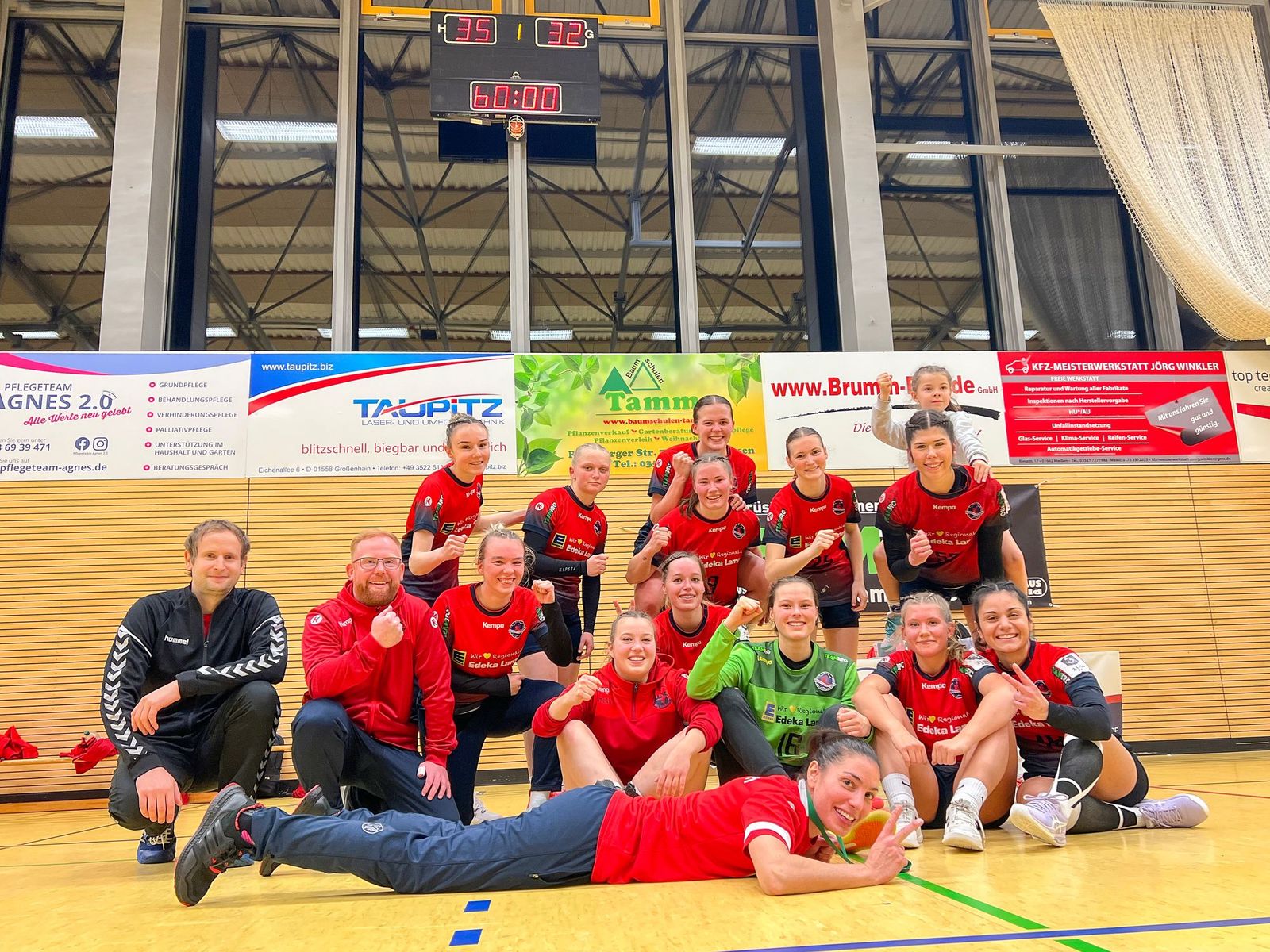 Elbehexen schenken Fans letzten Heimsieg des Jahres