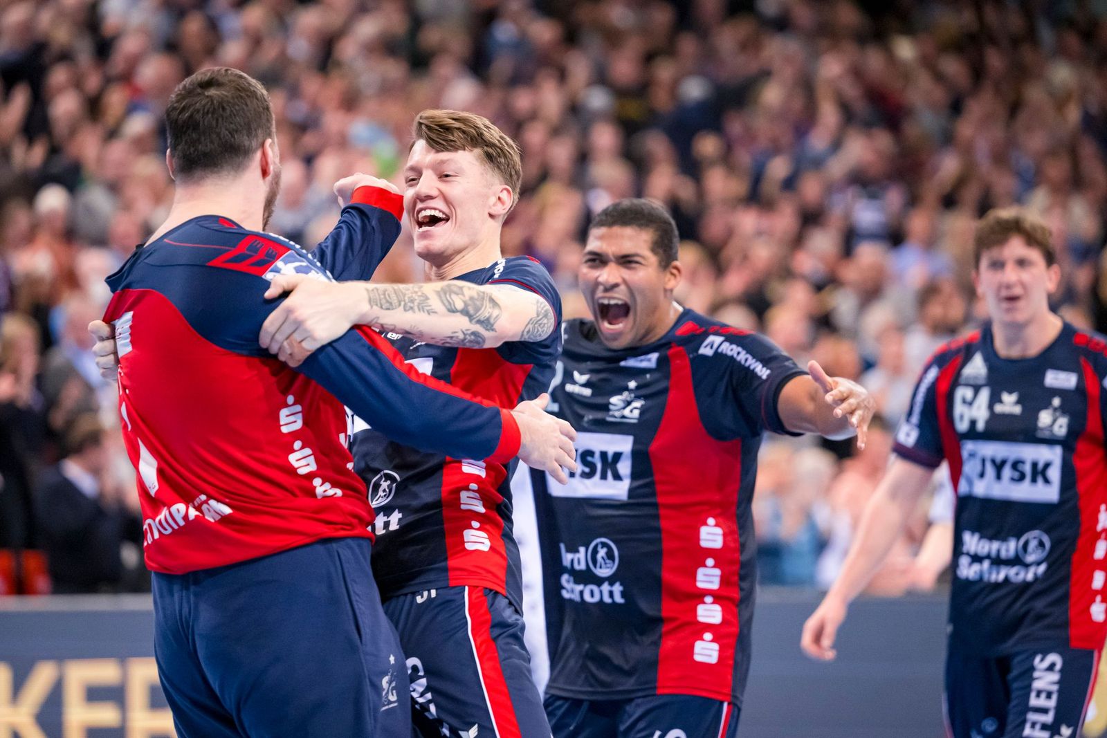 Kiel kassiert Klatsche im Derby - Berlin Hinrunden-Meister