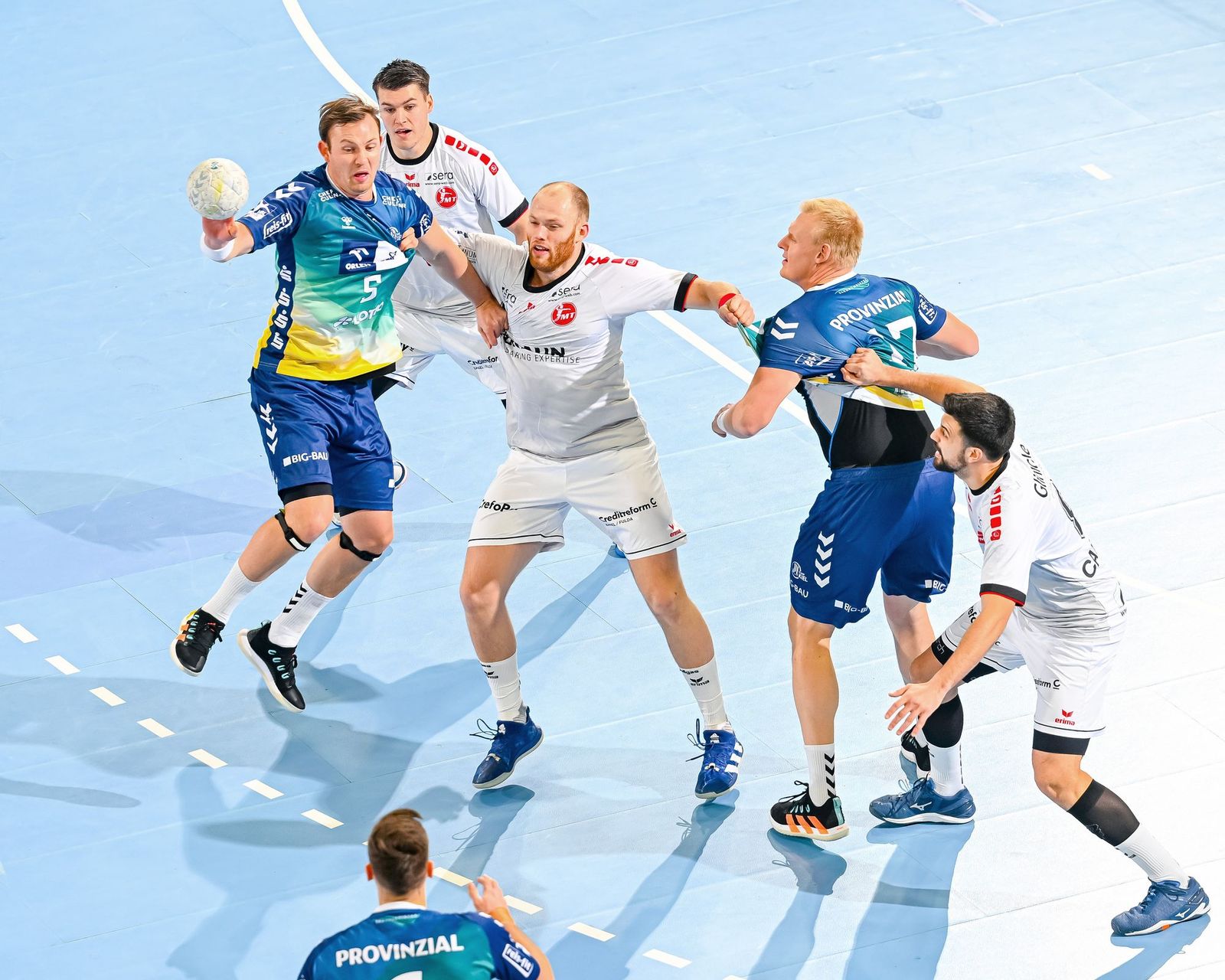 Kiel nach Füchse-Pleite gegen Magdeburg an der Spitze