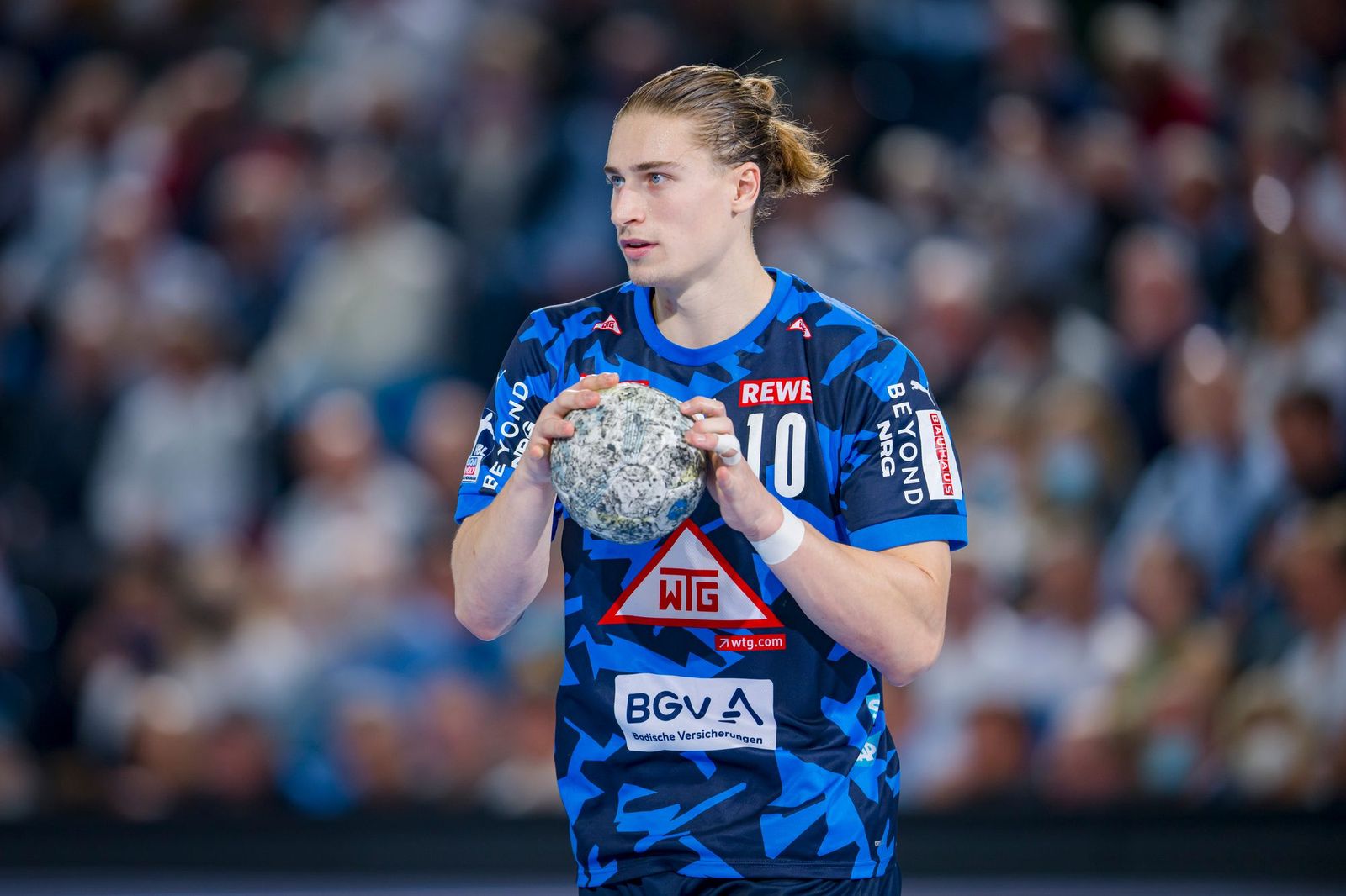 Löwen-Spielmacher Knorr verlängert bis 2026