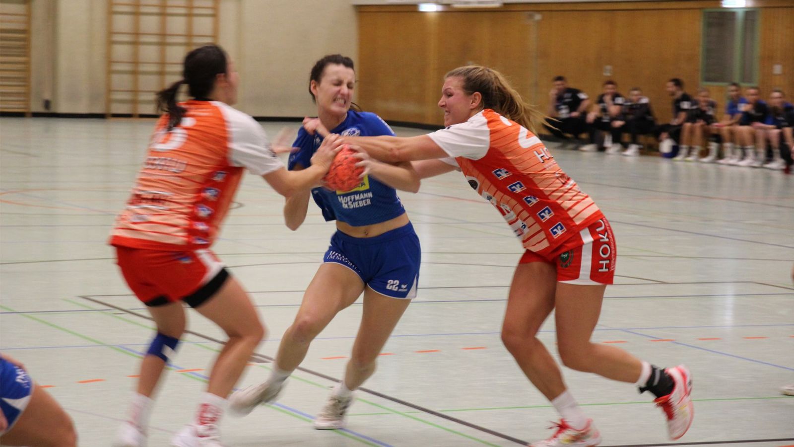 Schwerer Start in den Dezember für die Tabellenführerinnen