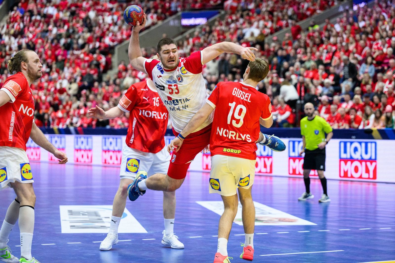 Niederlande und Norwegen gewinnen - Dänemark stolpert