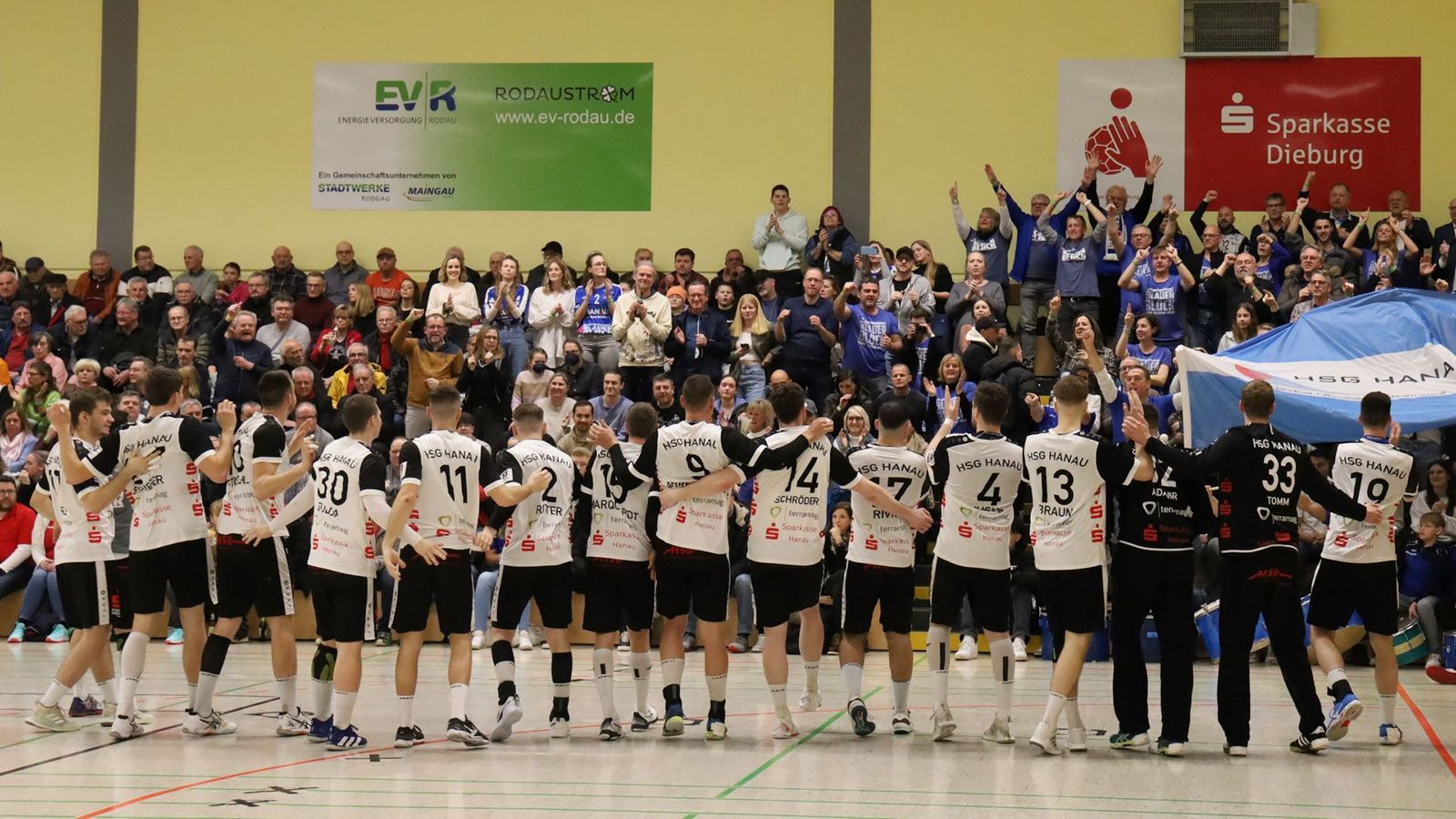 HSG Hanau und TV Emsdetten legen an der Spitze vor