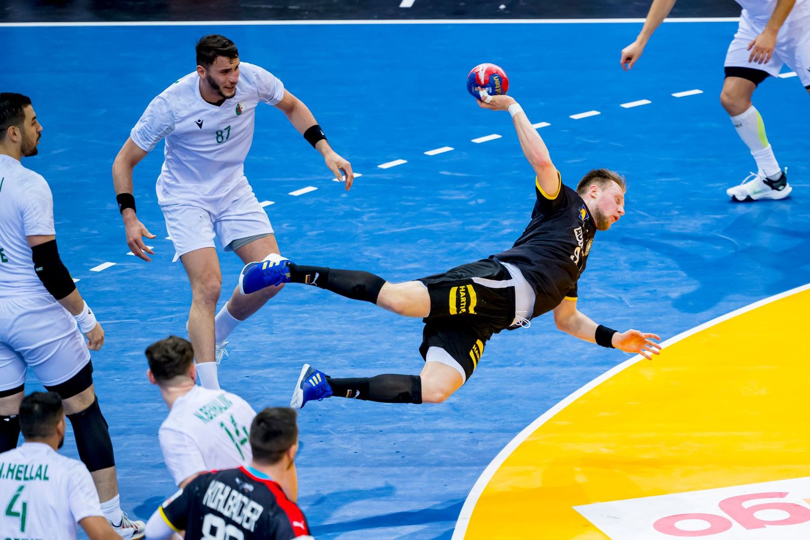 Viertelfinale im Visier: Handballer werfen sich für Hauptrunde warm