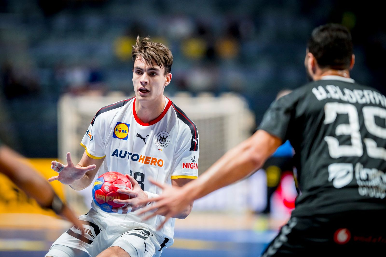 Charaktertest mit Mühe bestanden: Handballern winkt WM-Platz 5