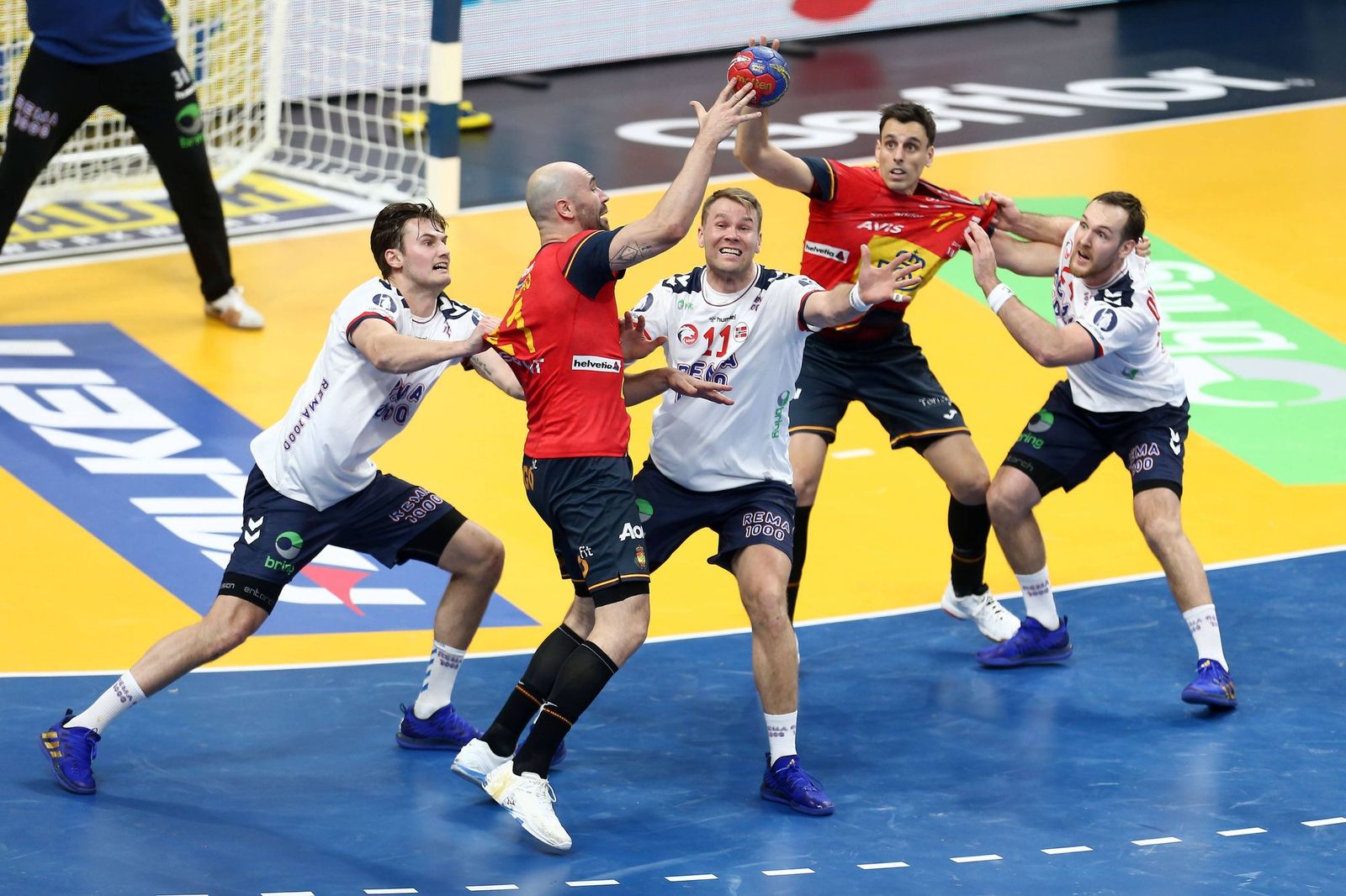 Dänemark jagt Titel-Hattrick - Spanien mit Krimi-Sieg