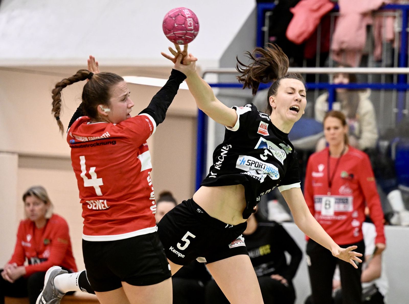 Größte Kreisläuferin der Liga verlängert Vertrag bei den Bunkerladies