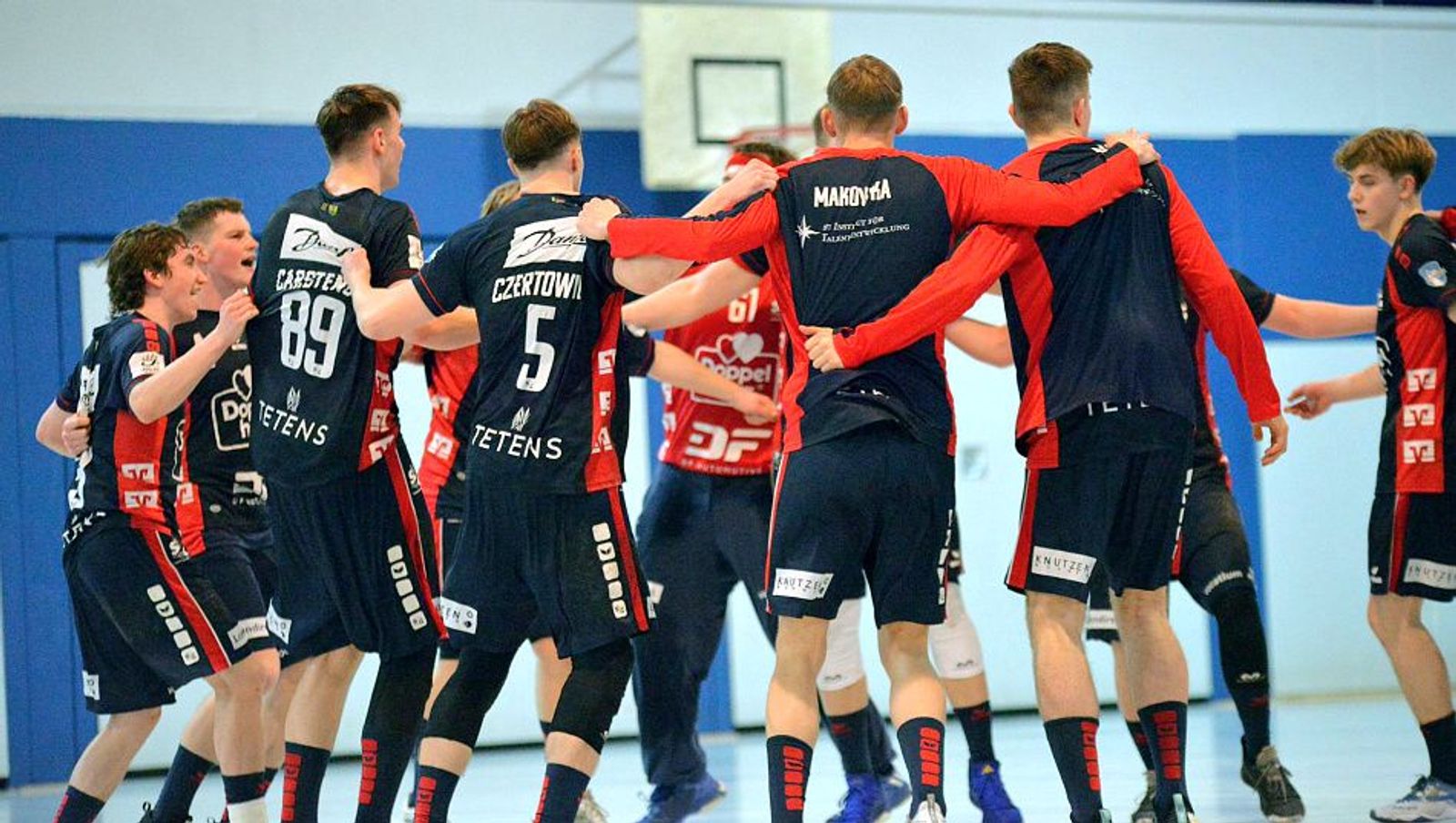 Flensburg gewinnt das „Endspiel“ und steht im Viertelfinale