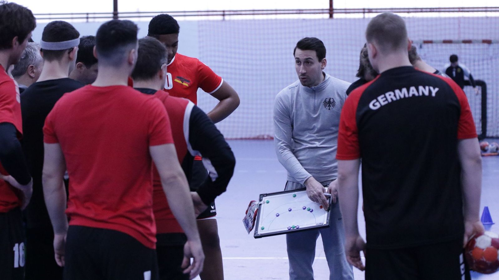 Es ist wieder so weit, die DEAFBOYS spielen und Ihr könnt zuschauen!