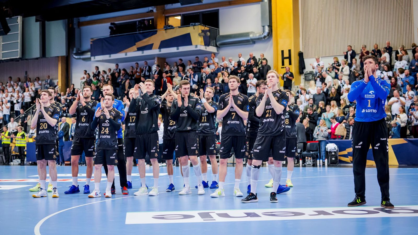 Magdeburg auf dem Sofa ins Viertelfinale - Kiel nach Unentschieden weiter Vierter