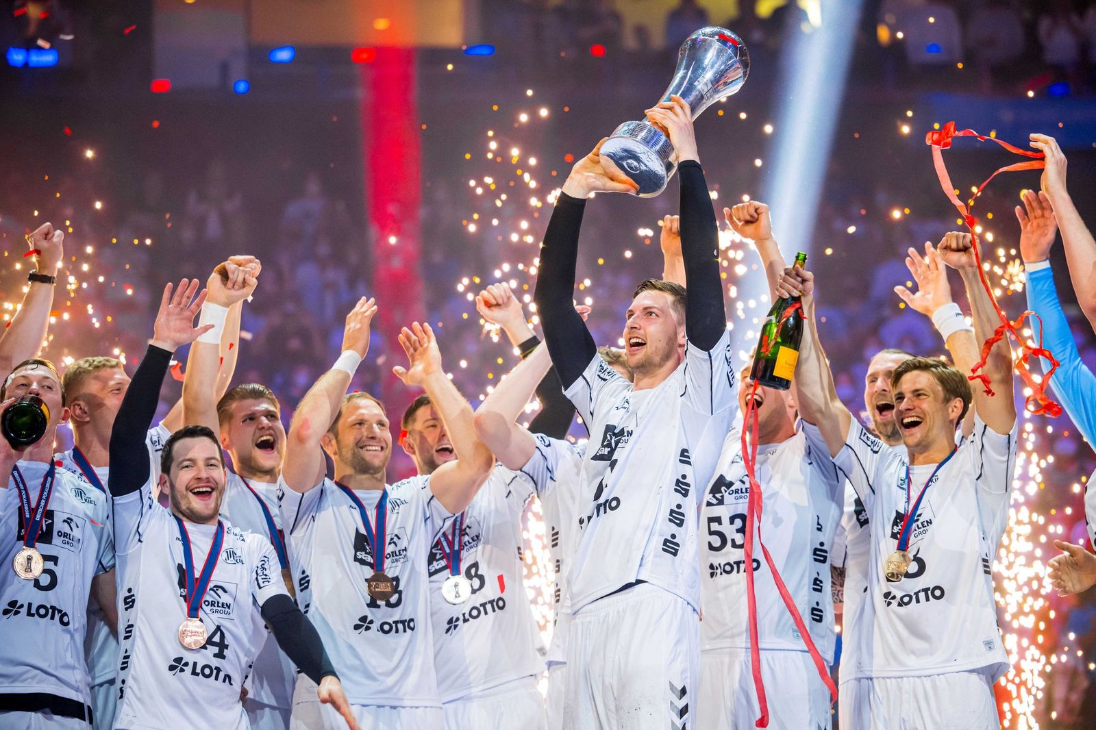 Die erste Krönung in der „Kathedrale des Handballs“ - wer gewinnt die Premiere des REWE Final 4 in Köln?