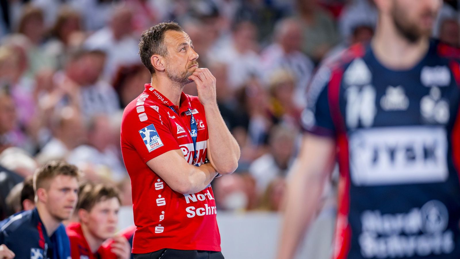 Flensburg stellt Trainer Machulla frei