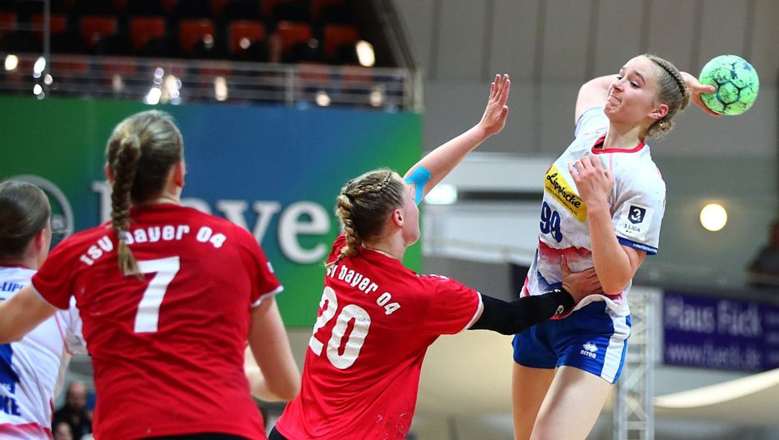 Blomberg, Frankfurt und Leipzig jagen Titelverteidiger Leverkusen