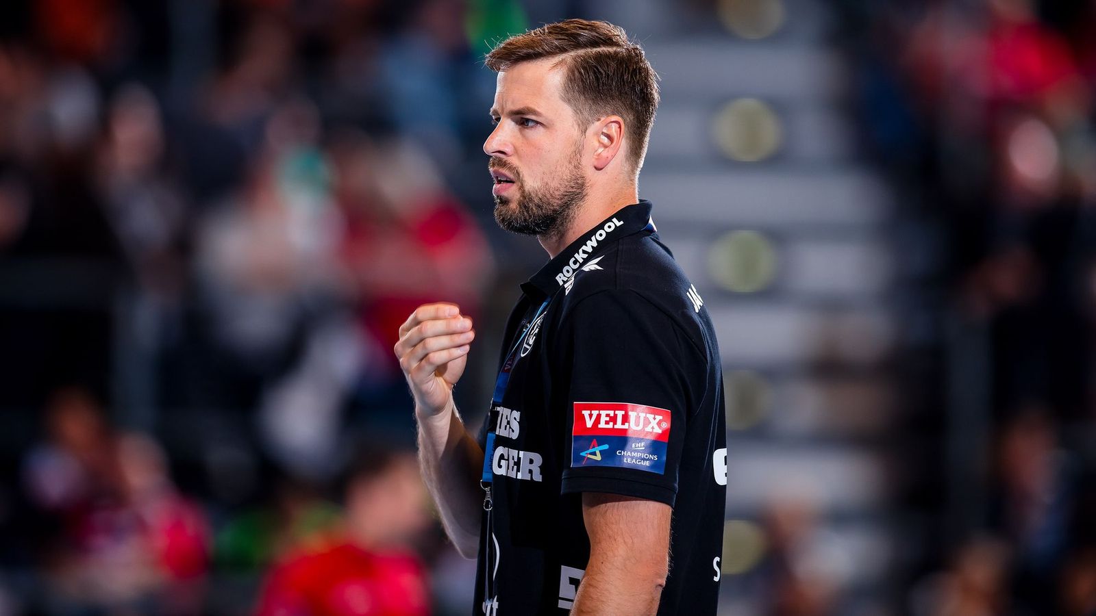 Flensburg wahrt Champions-League-Chance bei Bult-Debüt - Wetzlar bannt Heimfluch