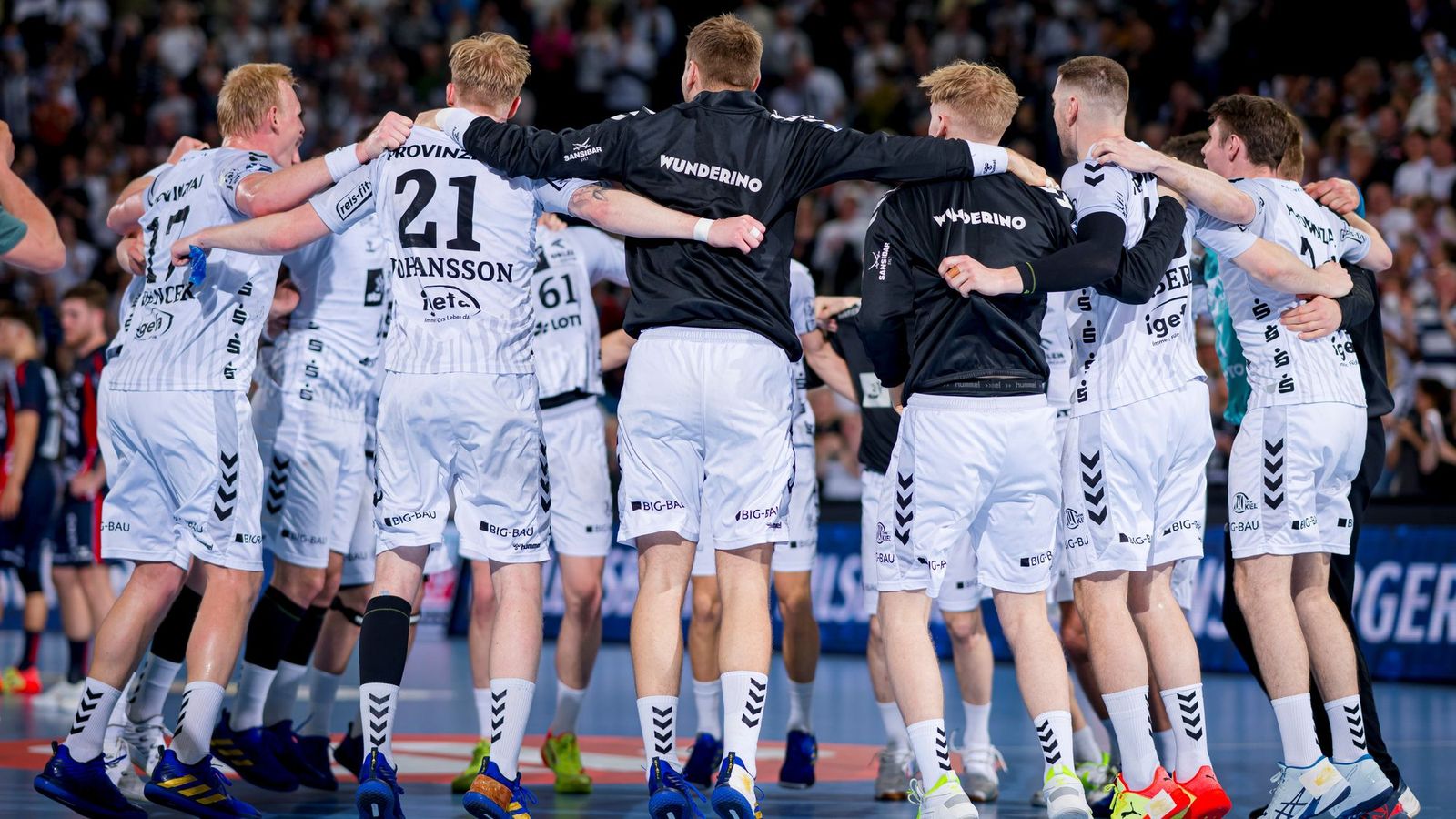 Rekordmeister Kiel weiter vorn - Füchse verlieren in Stuttgart