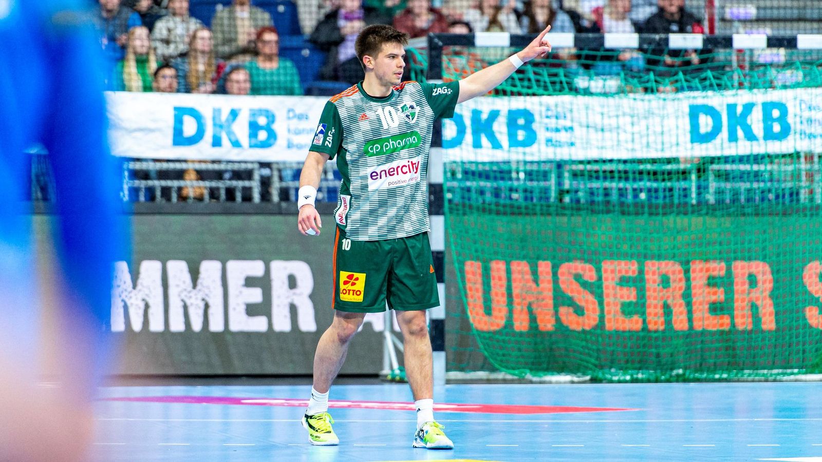 Top-Talent Uscins verlängert in Hannover