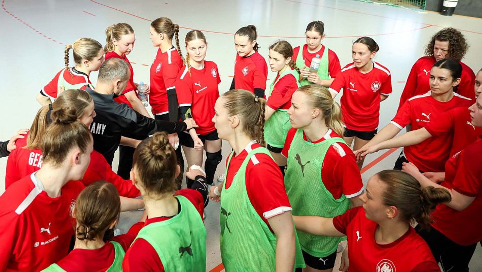 U19 will in Paris performen