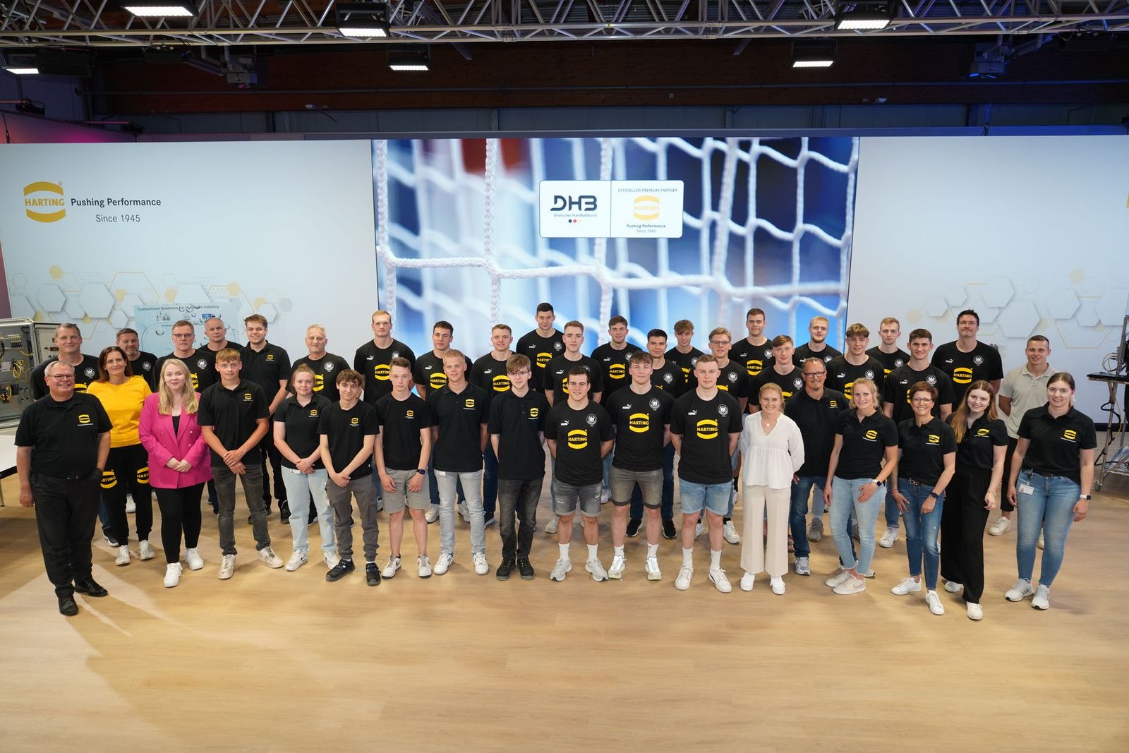 Vor Heim-WM: U21 besucht HARTING