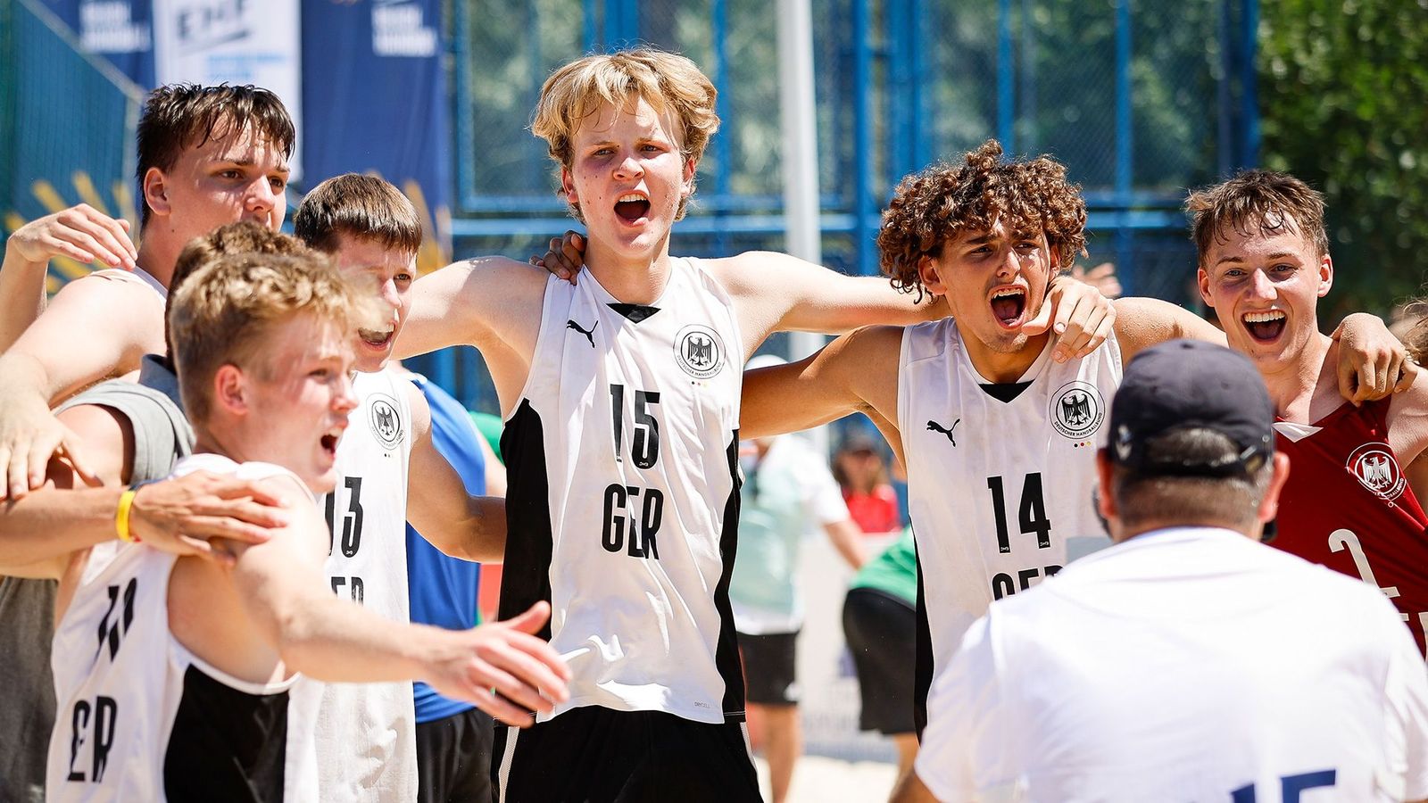 Jungs stehen im Halbfinale, Mädchen kämpfen um Platz fünf