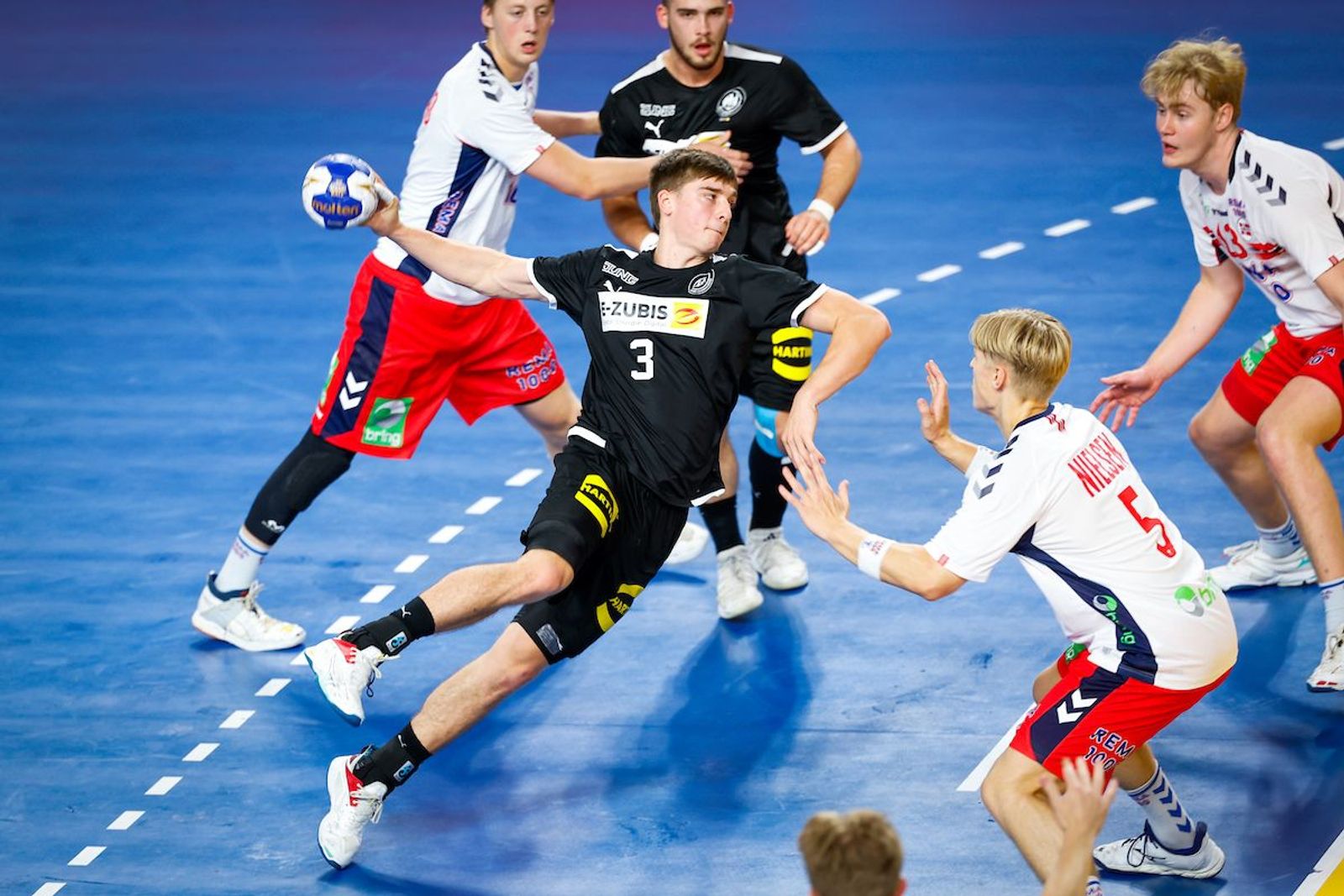 Zehn Tore in Folge: U19 spielt um Platz 5